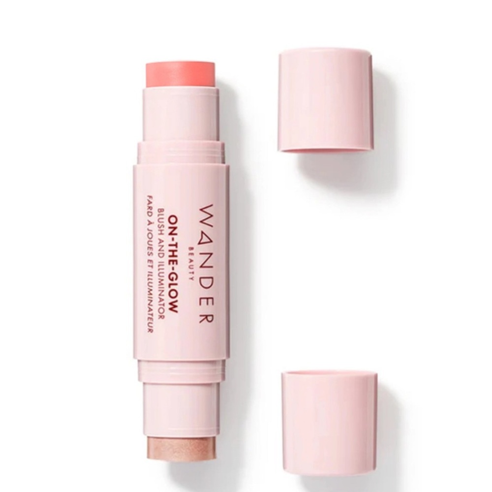 Wander Beauty On-the-Glow Blush and Illuminator in color CORAL ROSE - NEW in Box